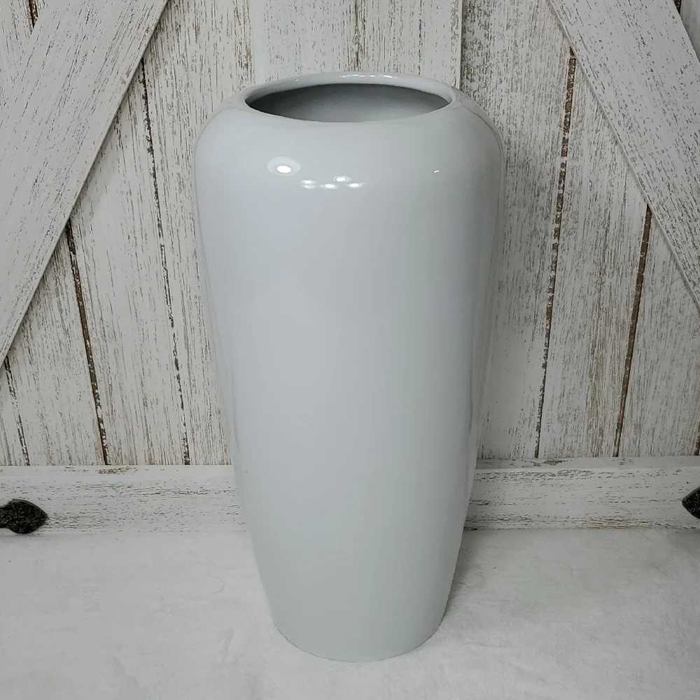 White Ceramic Vase Flowers